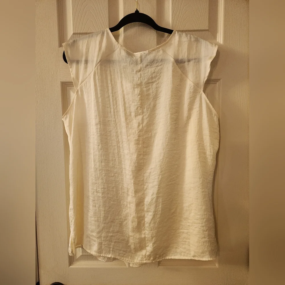 Chico's Ivory Sheer Flutter Sleeve Blouse Size 3  XL With Lining - Picture 2 of 8
